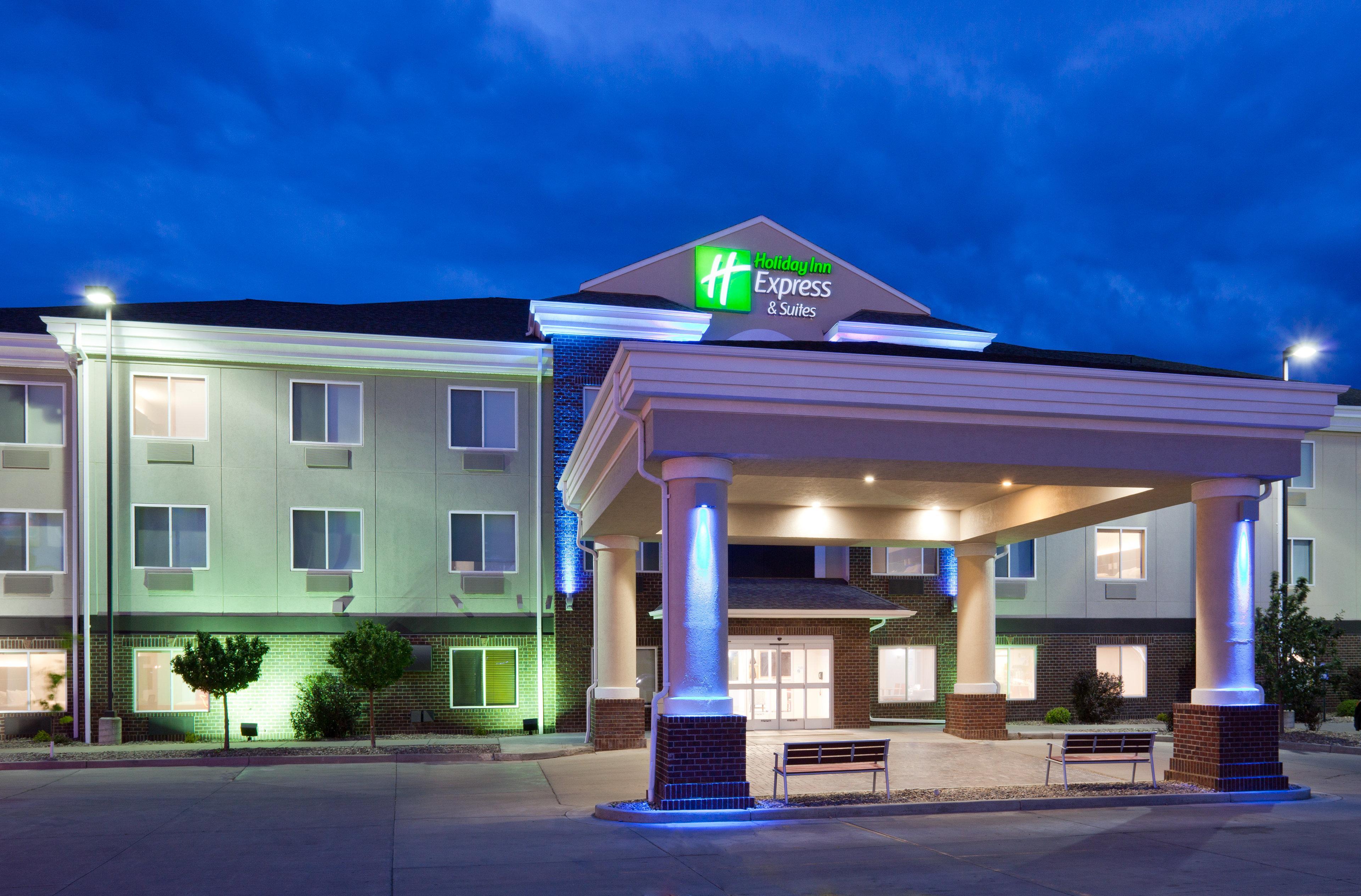 Holiday Inn Express & Suites - Dickinson By Ihg Exterior foto