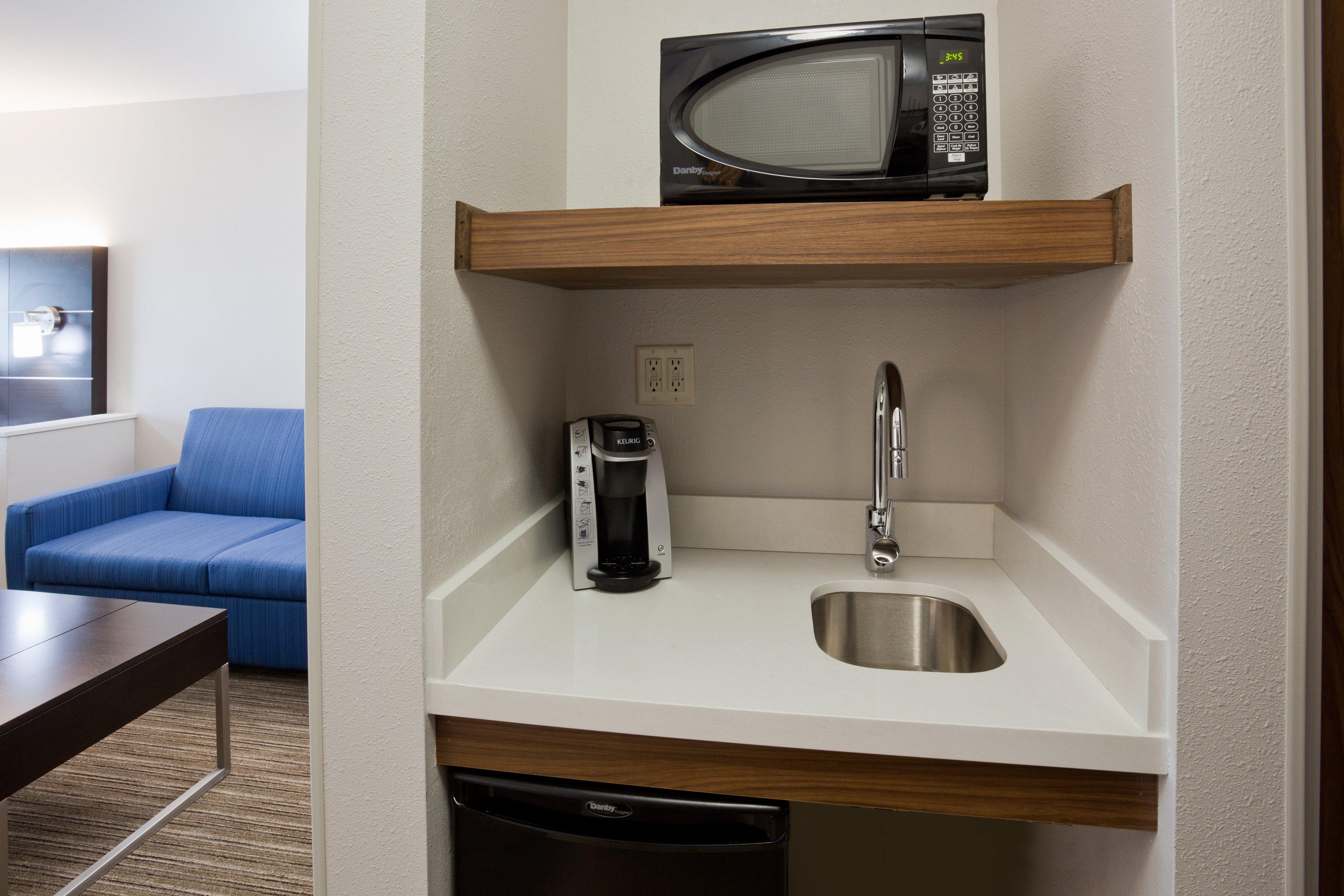 Holiday Inn Express & Suites - Dickinson By Ihg Exterior foto