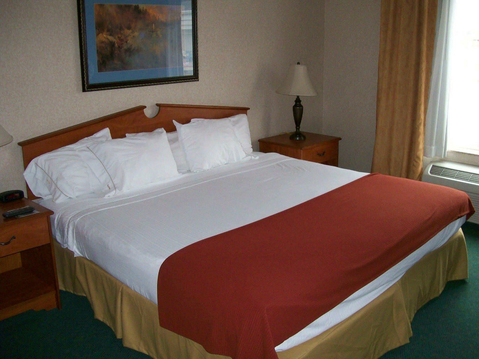 Holiday Inn Express & Suites - Dickinson By Ihg Exterior foto